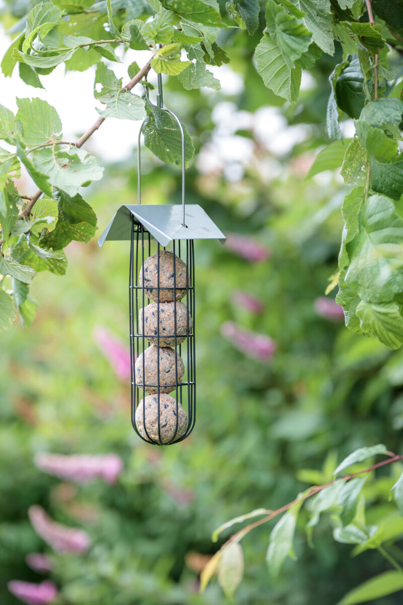 Meisenknödelhalter mit Dach, silber 11×25×10cm befüllt, Baum